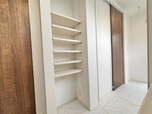 倉敷市八王寺町、新築一戸建ての収納画像です