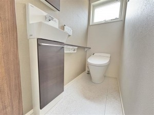倉敷市八王寺町、新築一戸建てのトイレ画像です