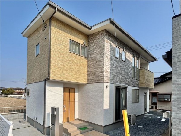 倉敷市西中新田、新築一戸建ての外観画像です