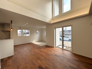 倉敷市西中新田、新築一戸建ての居間画像です