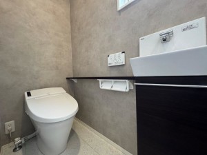 倉敷市西中新田、新築一戸建てのトイレ画像です