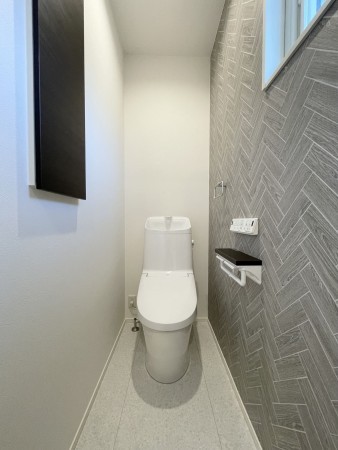倉敷市西中新田、新築一戸建てのトイレ画像です