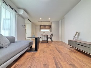倉敷市沖、新築一戸建ての居間画像です