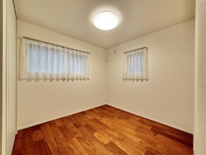 倉敷市沖、新築一戸建ての子ども部屋画像です