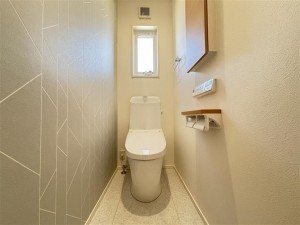 倉敷市八王寺町、新築一戸建てのトイレ画像です