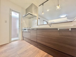 倉敷市中畝、新築一戸建てのキッチン画像です
