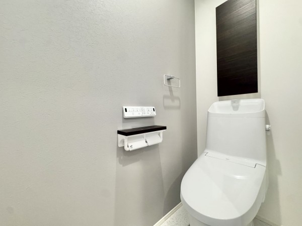 倉敷市中畝、新築一戸建てのトイレ画像です