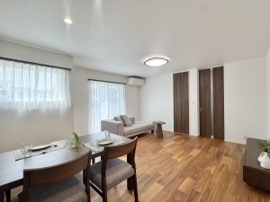 倉敷市中畝、新築一戸建ての居間画像です