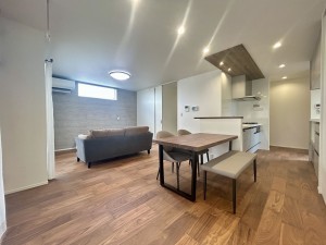倉敷市片島町、新築一戸建ての居間画像です