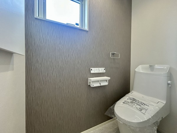 倉敷市片島町、新築一戸建てのトイレ画像です