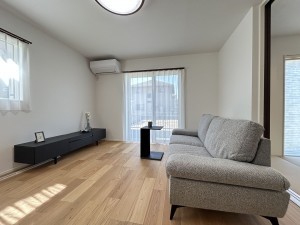 倉敷市片島町、新築一戸建ての居間画像です