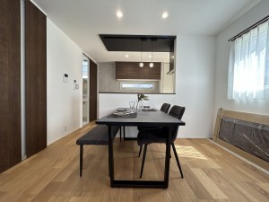 倉敷市片島町、新築一戸建ての居間画像です