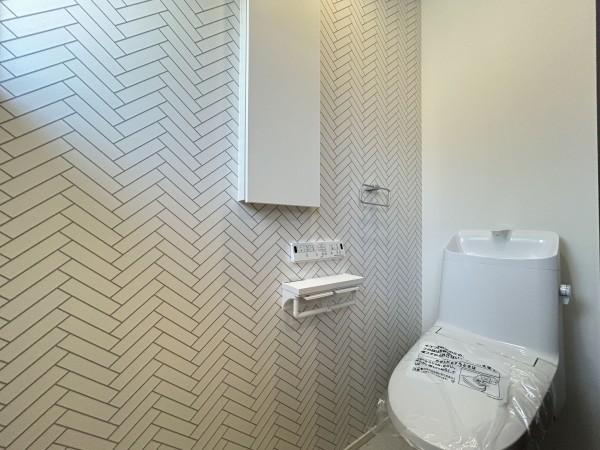 倉敷市片島町、新築一戸建てのトイレ画像です