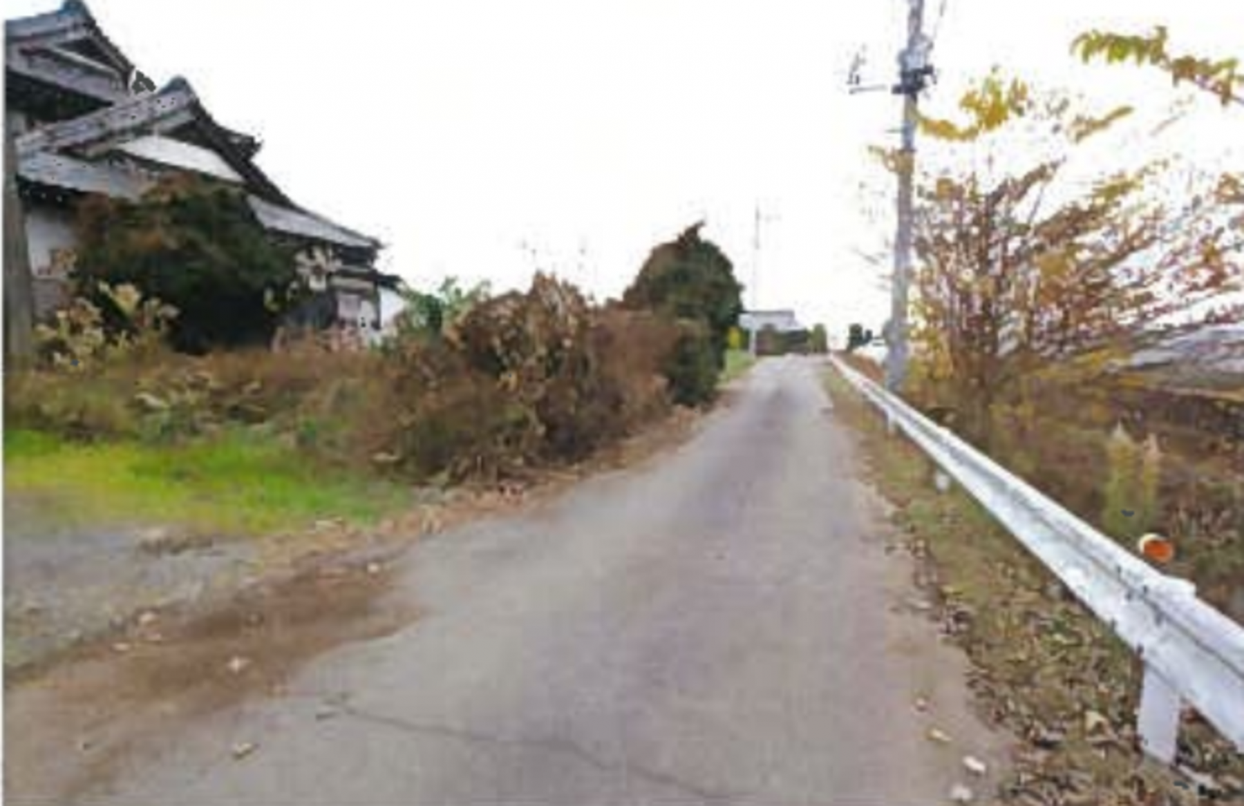真岡市高田、中古一戸建ての前面道路を含む現地写真画像です