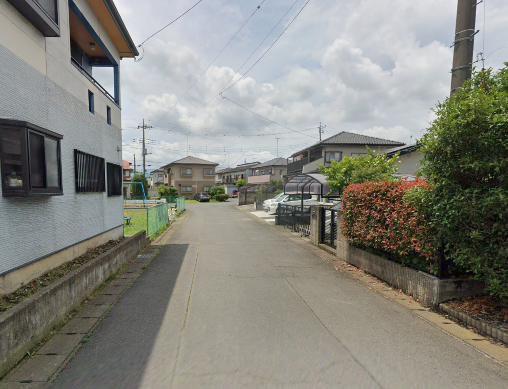真岡市田町、中古一戸建ての前面道路を含む現地写真画像です
