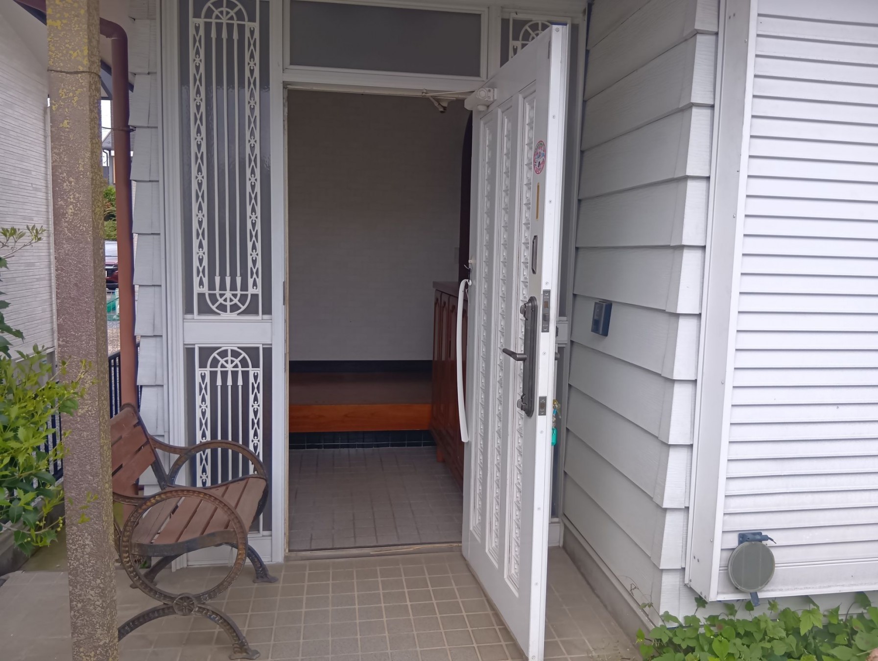 真岡市田町、中古一戸建ての玄関画像です