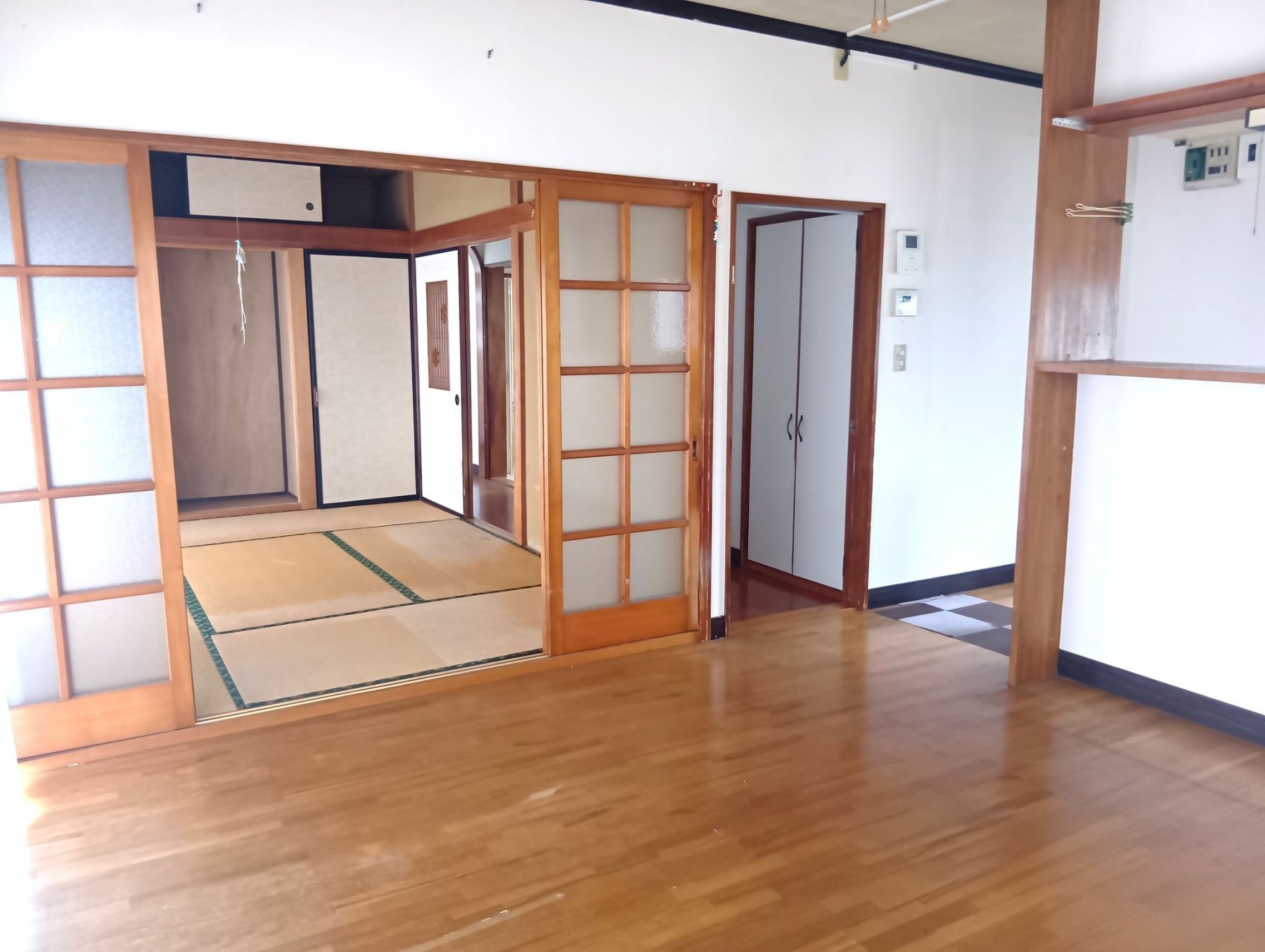 真岡市田町、中古一戸建ての居間画像です