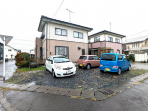 真岡市高勢町、中古一戸建ての駐車場画像です