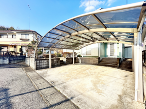 芳賀郡市貝町大字市塙、中古一戸建ての駐車場画像です