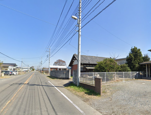 真岡市寺内、中古一戸建ての前面道路を含む現地写真画像です