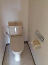 真岡市並木町、マンションのトイレ画像です