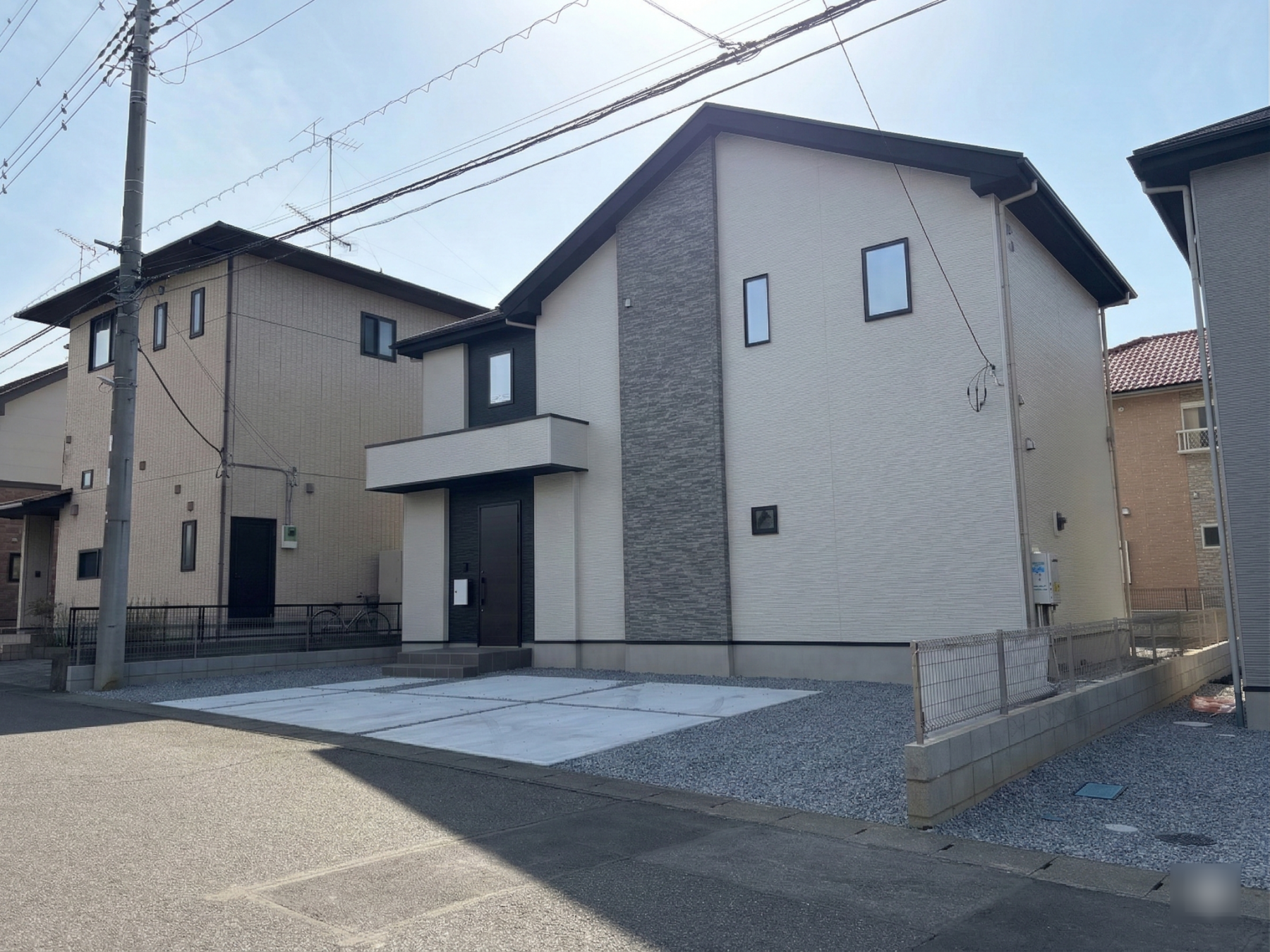 真岡市下高間木、新築一戸建ての駐車場画像です