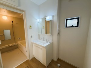 真岡市下高間木、新築一戸建ての洗面画像です