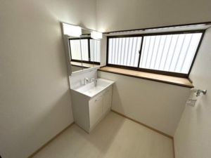 真岡市長田、中古一戸建ての洗面画像です