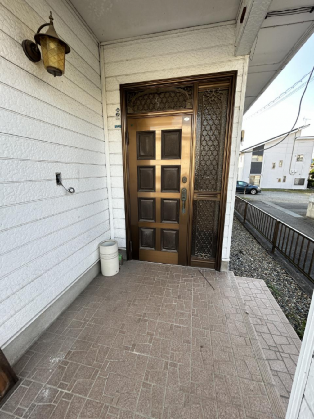 真岡市大谷台町、中古一戸建ての玄関画像です