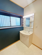 真岡市大谷台町、中古一戸建ての洗面画像です