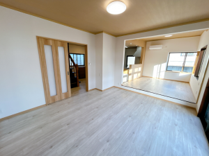 真岡市大谷台町、中古一戸建ての居間画像です