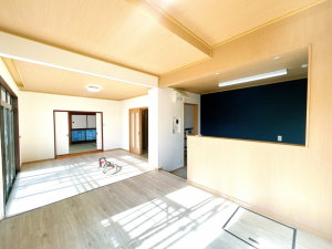 真岡市大谷台町、中古一戸建ての居間画像です