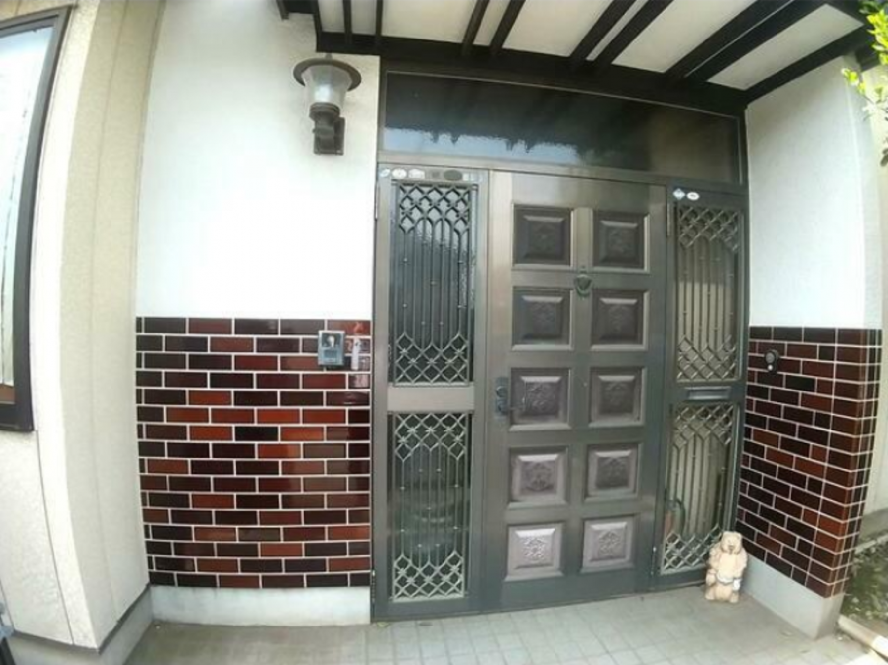 真岡市高勢町、中古一戸建ての玄関画像です