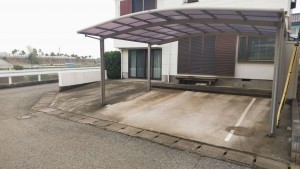真岡市高勢町、中古一戸建ての駐車場画像です