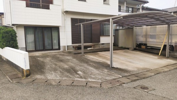 真岡市高勢町、中古一戸建ての駐車場画像です