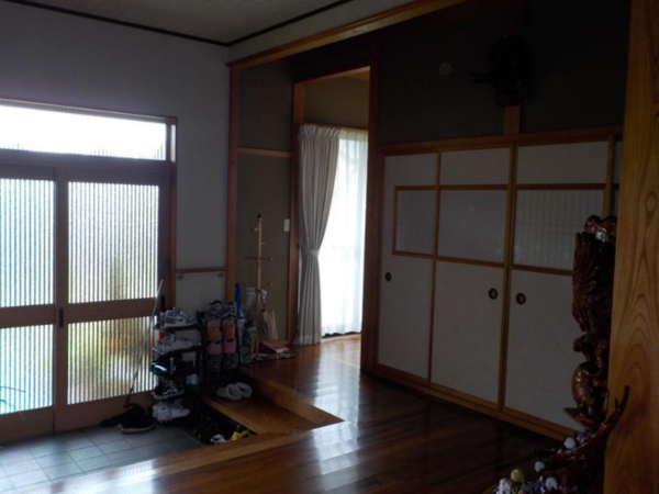 芳賀郡益子町大字塙、中古一戸建ての玄関画像です