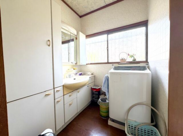 真岡市熊倉町、中古一戸建ての洗面画像です