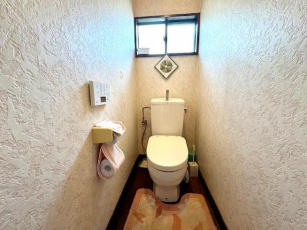 真岡市熊倉町、中古一戸建てのトイレ画像です