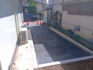 宇都宮市緑町３丁目、中古一戸建ての駐車場画像です