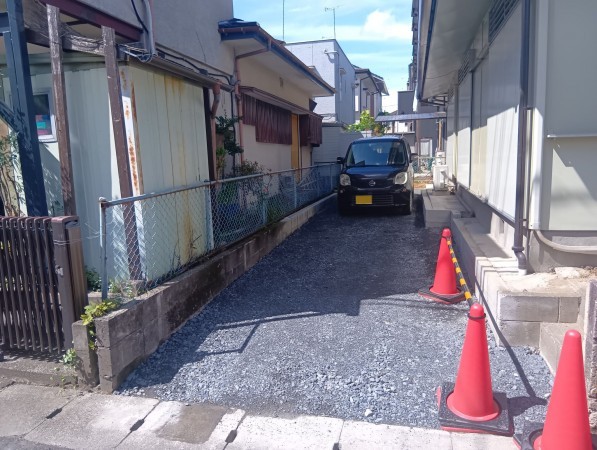 宇都宮市緑町３丁目、中古一戸建ての駐車場画像です
