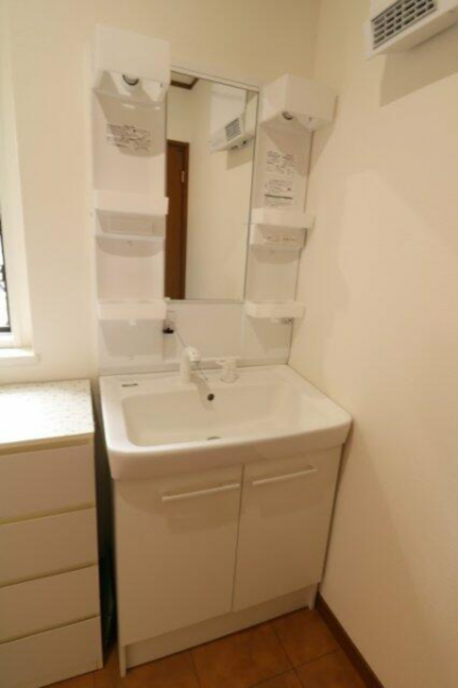 真岡市大谷台町、中古一戸建ての洗面画像です