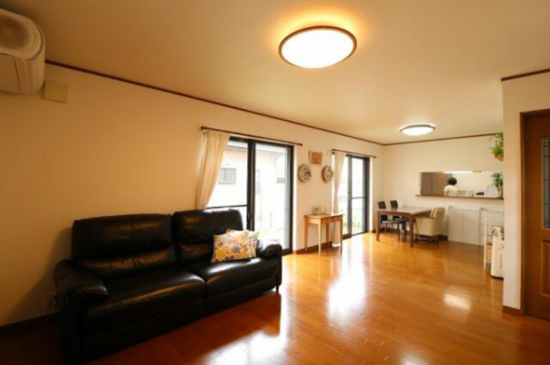 真岡市大谷台町、中古一戸建ての居間画像です