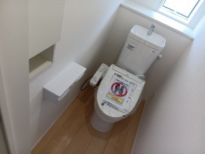 真岡市長田、新築一戸建てのトイレ画像です