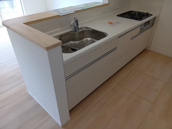 真岡市長田、新築一戸建てのキッチン画像です