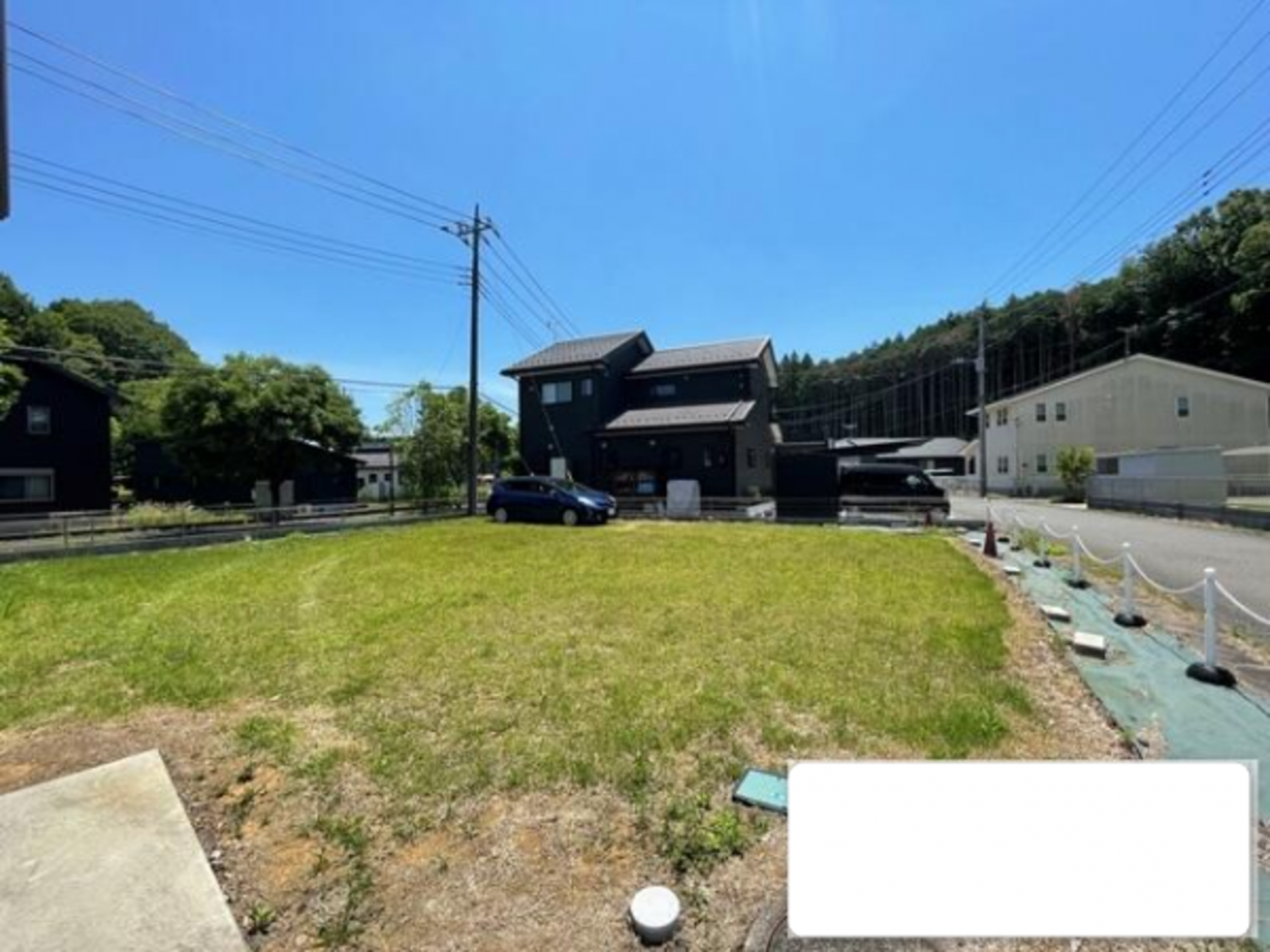 芳賀郡市貝町大字椎谷、中古一戸建ての前面道路を含む現地写真画像です