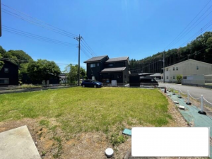 芳賀郡市貝町大字椎谷、中古一戸建ての前面道路を含む現地写真画像です