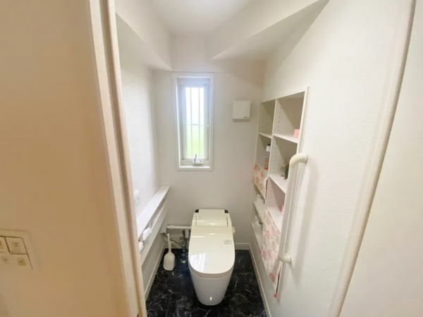 芳賀郡芳賀町大字与能、中古一戸建てのトイレ画像です