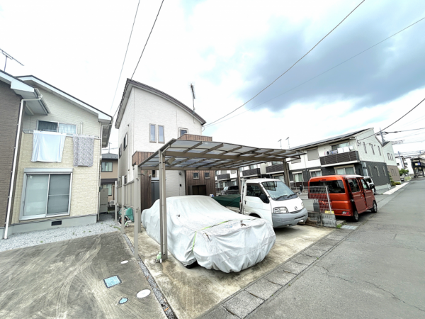 真岡市大谷新町、中古一戸建ての駐車場画像です