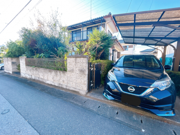 真岡市八木岡、中古一戸建ての駐車場画像です
