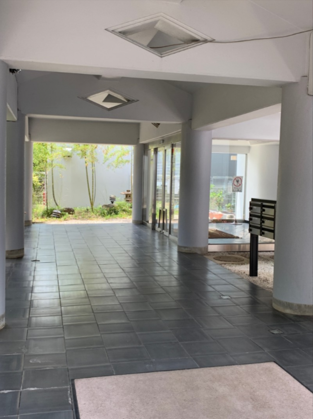 芳賀郡益子町大字益子、マンションのエントランス画像です